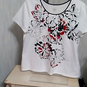 TANJAY Petite White  Short Sleeves  with Red and Black Designs Short Sleeves